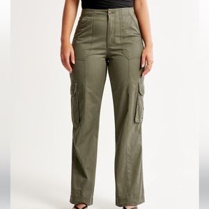 Abercrombie & Fitch - Curve Love Relaxed Cargo Pant